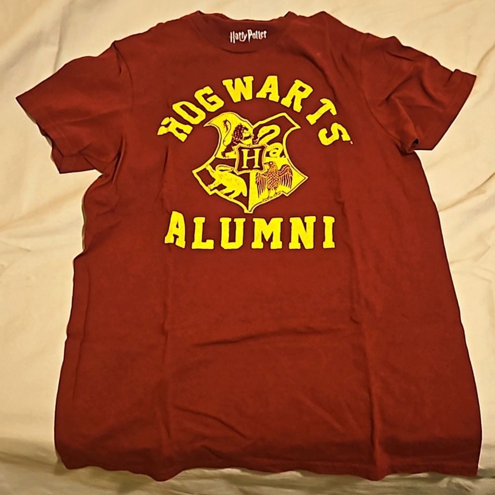 Harry Potter women's adult small alumni T shirt gryffindor maroon